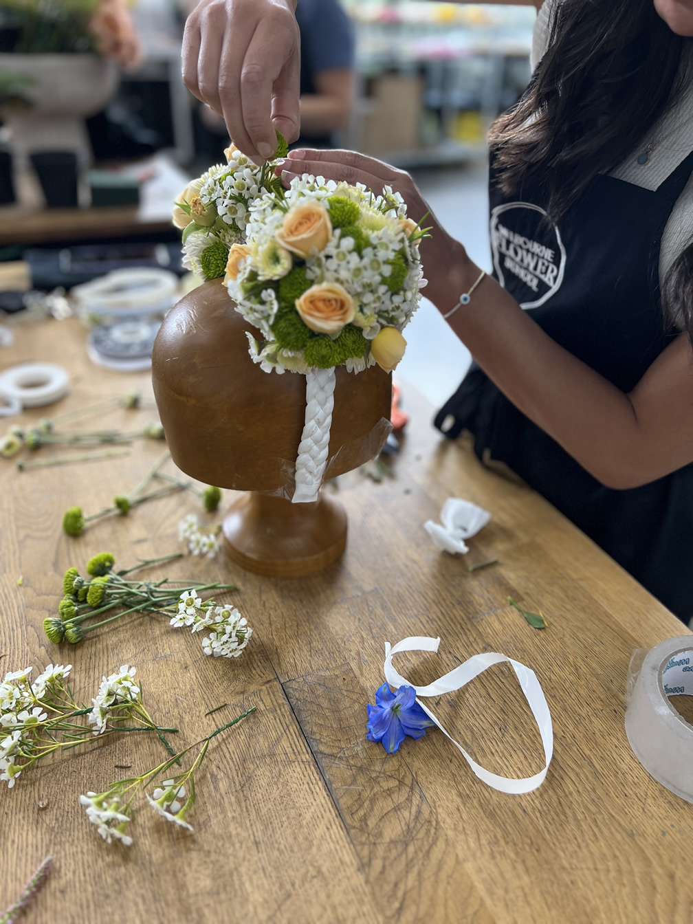 Fascinator with flowers