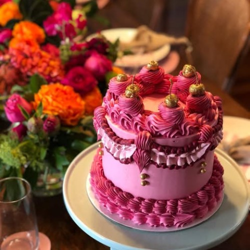 Floral cake decorations