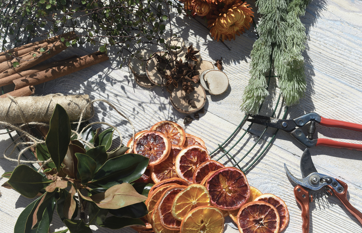Wire base floral displays